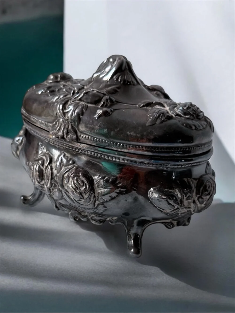 antique Rogers silverplate dresser box features an intricate Art Nouveau floral